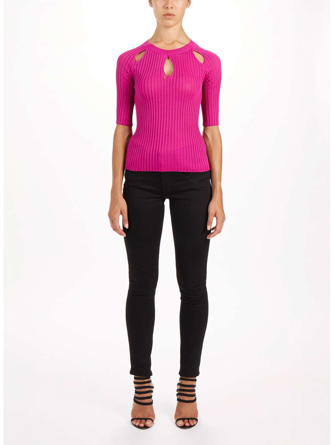 Round neck with teardrop...